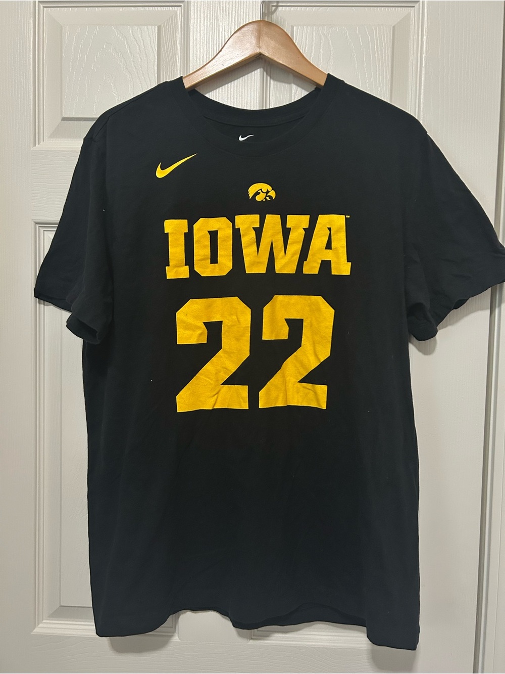 The Nike Tee Iowa Hawkeyes Caitlin Clark #22 Black Player Shirt Men's size XL